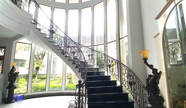 Dijual Rumah Kusen Jati 2 Lantai Bagus Timur Di Batununggal  1