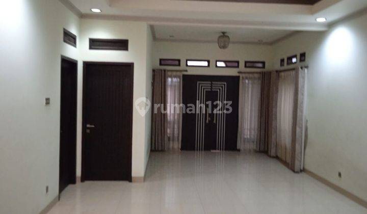 Disewakan Rumah Terawat di Sukahaji Bandung 1