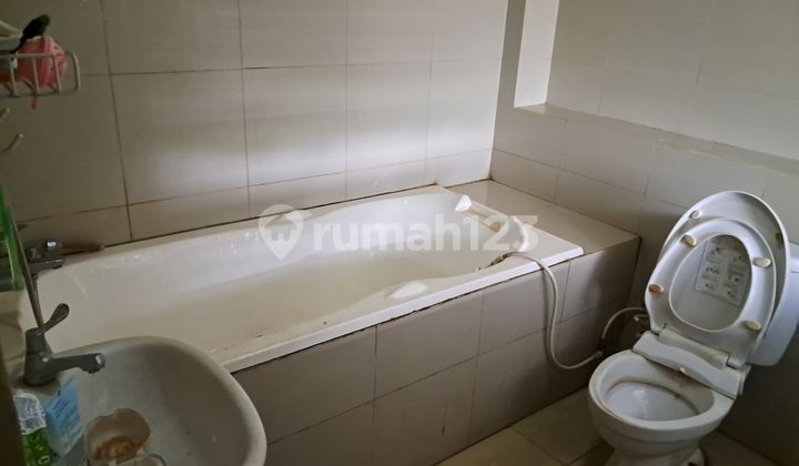 Rumah Dijual Rasa Villa Nyaman Hook Di Komplek Karang Arum  1