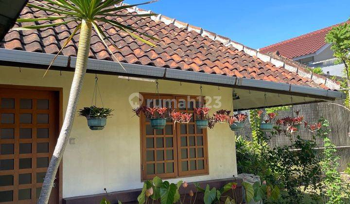 Rumah Disewakan Furnished di Sayap Riau Bandung  1