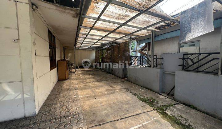 Rumah Modern Lingkungan Aman dan Strategis di Kembar Mas 2