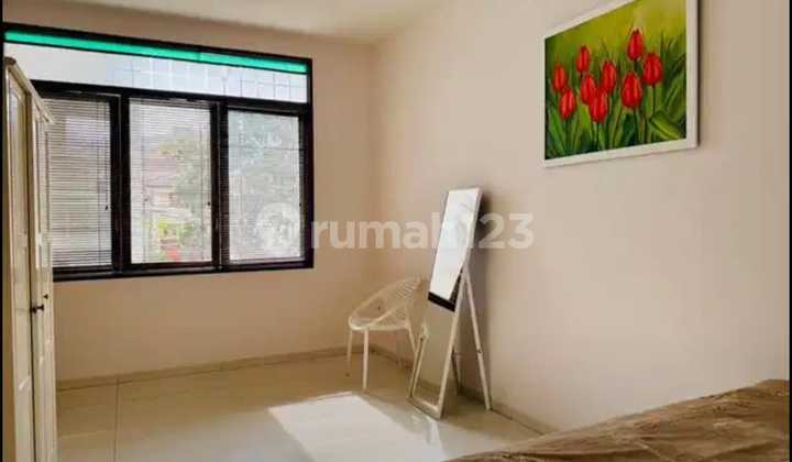 Jual Rumah Bangunan 3 Lantai Strategis Di Setra Sari 2