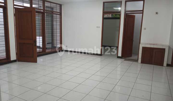 rumah nyaman modern di daerah surya sumantri rumah nyaman modern di daerah surya sumantri