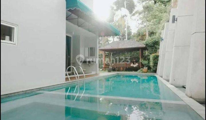 Rumah Mewah Lux Dengan Kolam Renang di Citra Green Dago 2