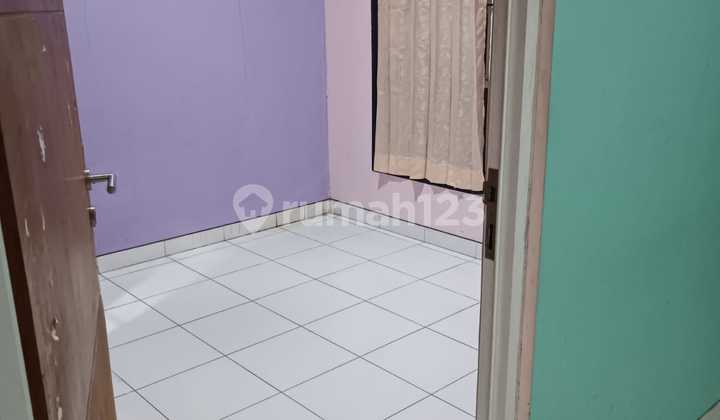 Nice well-maintained house located in Sukamenak. 2