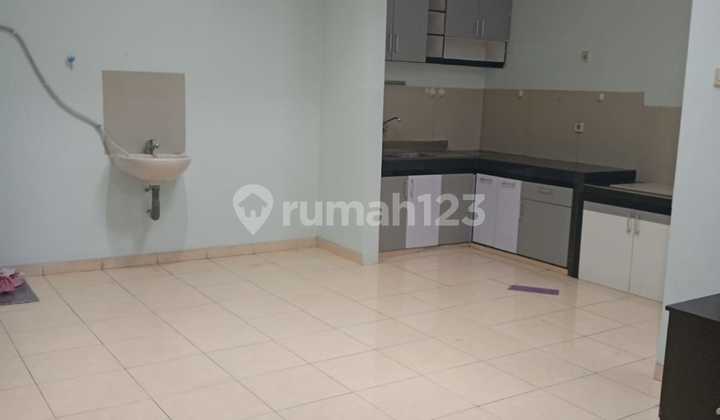 Rumah Nyaman Minimalis di Taman Kopo Indah 3