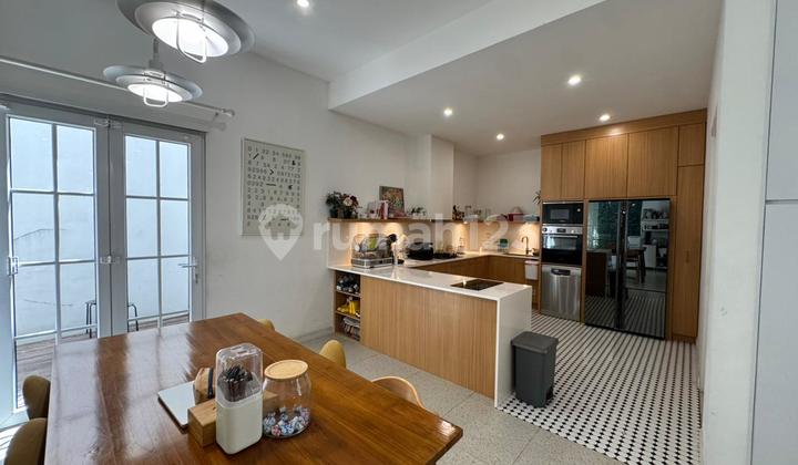 Jual Rumah 2 Lantai Cantik Minimalis Turangga 2