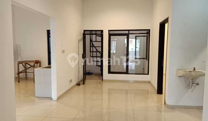 Comfortable and Safe House, Strategic Location in Pasteur Wing