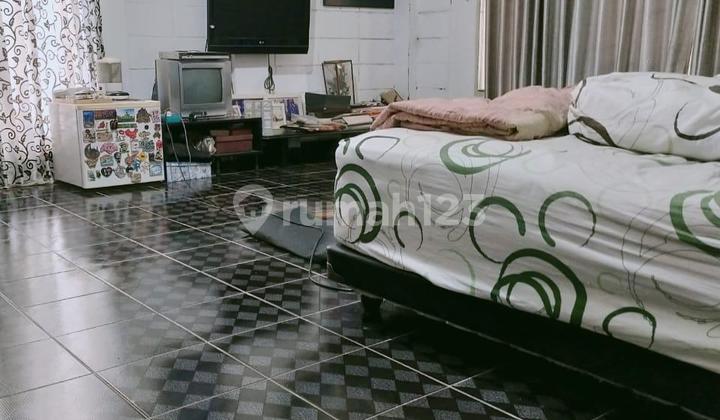 Comfortable Minimalist House in a Strategic Location at Sayap Dago