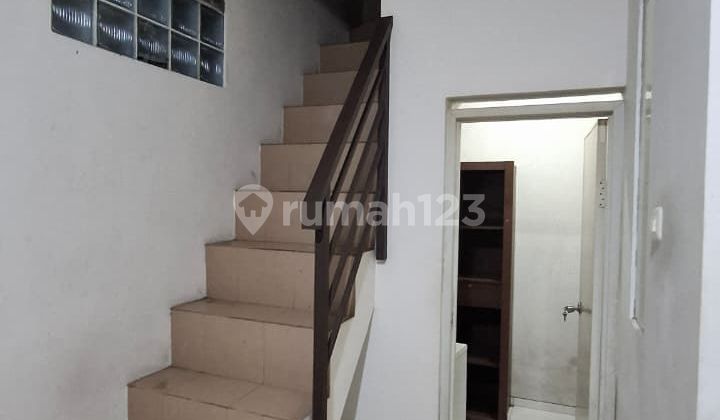 Rumah Nyaman Minimalis di Taman Holis Indah 2 2