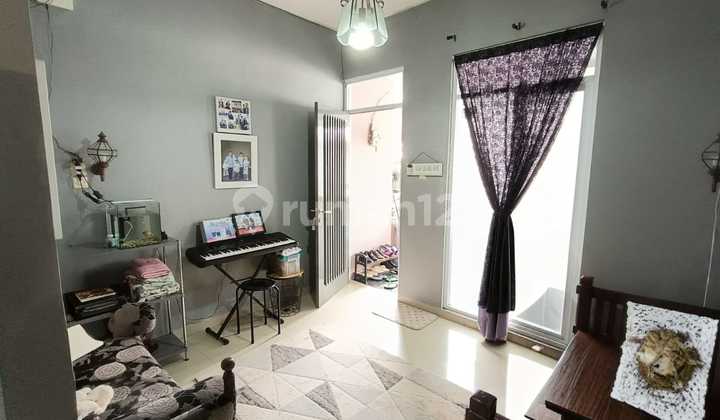 Rumah Modern Minimalis Lokasi di Sariwangi