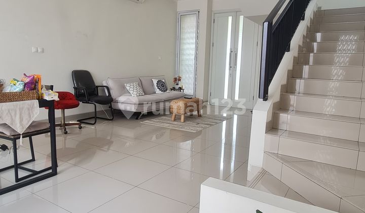 rumah modern nyaman 2 lantai di summarecon 