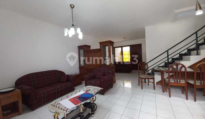 Modern Comfortable House Located in Setra Duta Complex 2