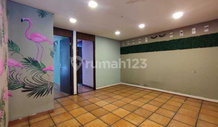 A comfortable 2-story house on the main road in Turangga area A comfortable 2-story house on the main road in Turangga area