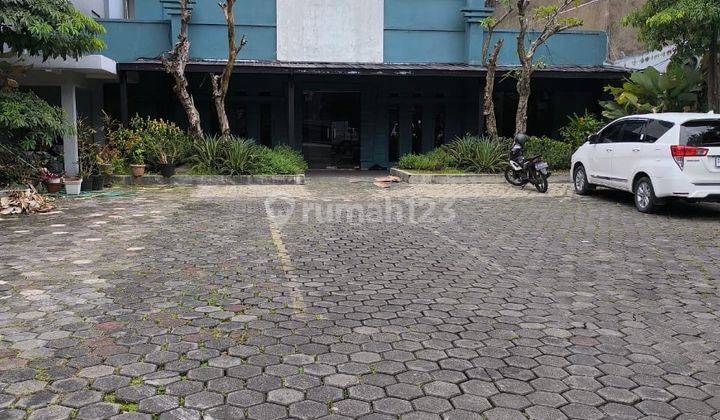 Ruang Usaha Lokasi di Mainroad Surya Sumantri 2