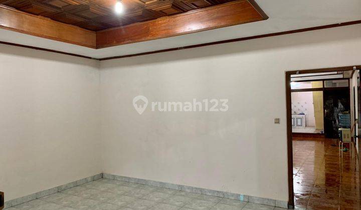 Sewa Rumah Modern Nyaman Di Mainroad Cipedes Strategis 2