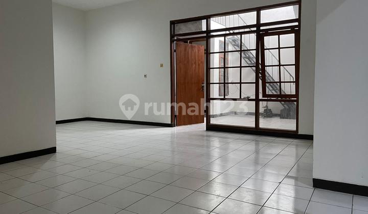 Rumah Siap Huni Minimalis di Taman Kopo Indah 1 2