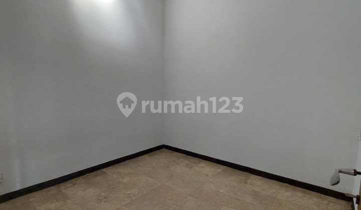 Comfortable modern house located in the Muara complex.