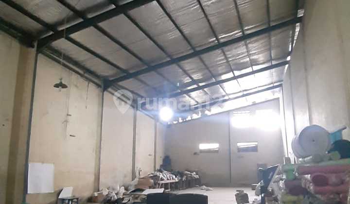 warehouse with container access, strategic location on map road warehouse with container access, strategic location on map road