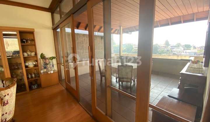 rumah lux mewah full furnished di daerah dago 2