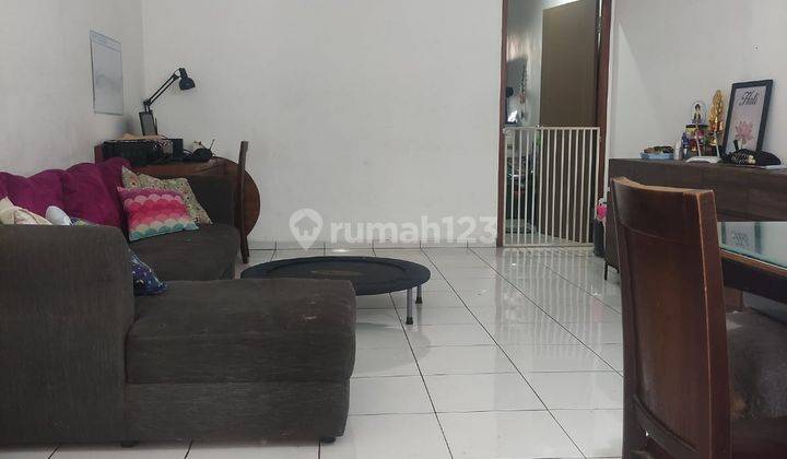 Ruko Lokasi Strategis 3 Lantai di Jalan Pungkur 1