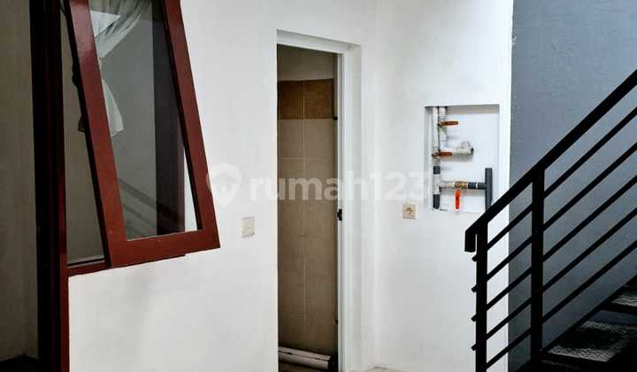 Minimalist modern house in Parahyangan New Town. 2