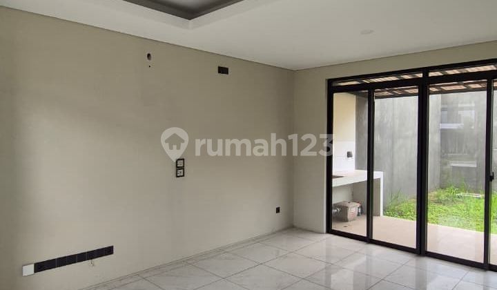 New Minimalist Building House in Kota Baru Parahyangan