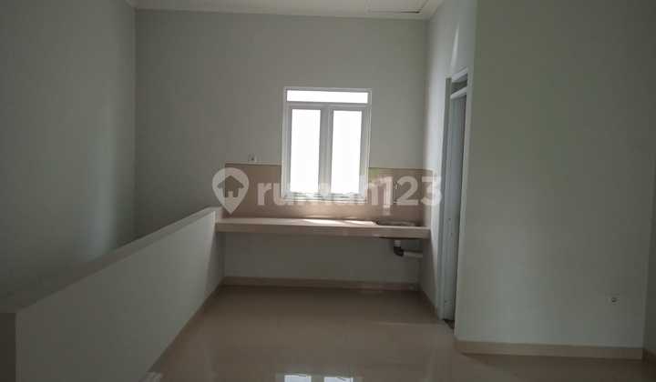 New shop house on the main road Kolonel Masturi, Cimahi New shop house on the main road Kolonel Masturi, Cimahi