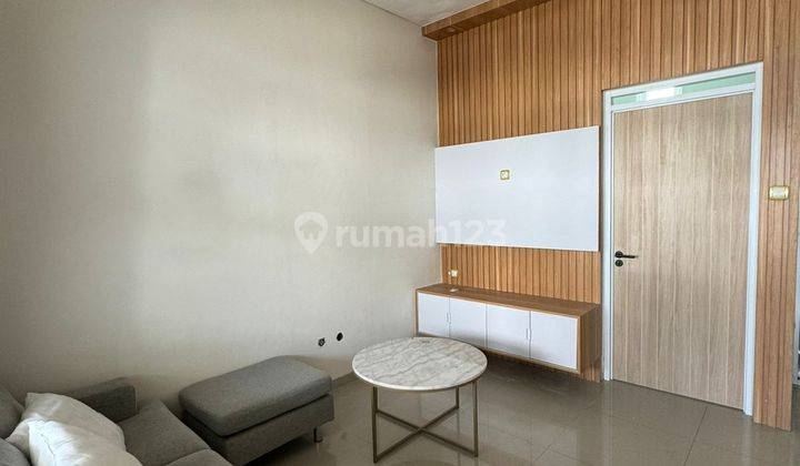 Rumah Modern Minimalis Lokasi di Sariwangi 1