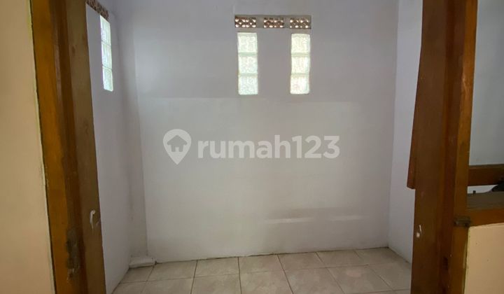 Ready-to-use shop house in a strategic location on the main road of Kopo Katapang. 2