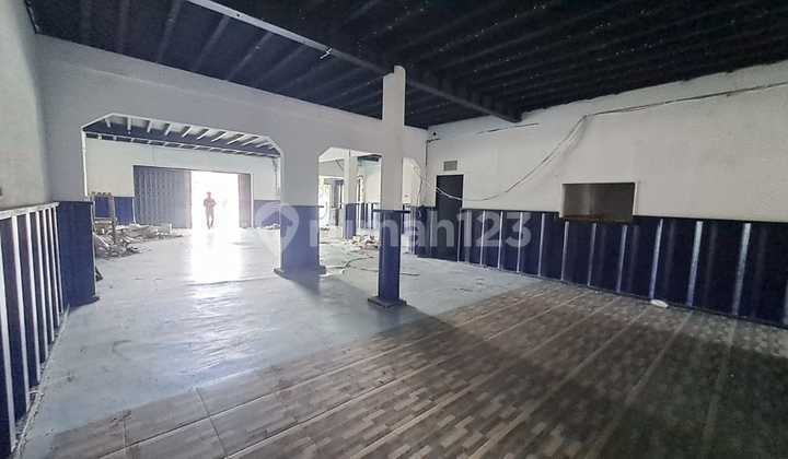 Business Space in the Buah Batu Area Strategic Location