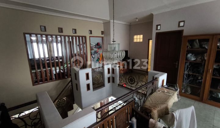 rumah nyaman 2.5 lantai di sariwangi bandung 2