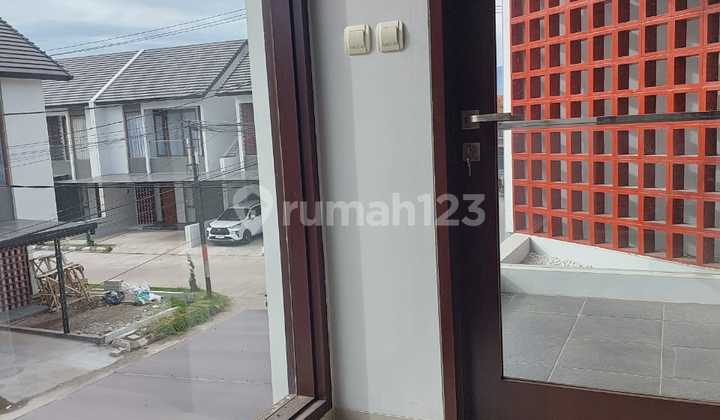 Bagus Sewa Rumah 2 Lantaii Nusantara Regency Ciganitri 2