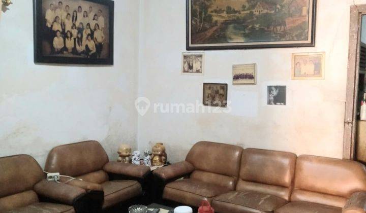 Rumah Lokasi Strategis Nyaman di Sayap Lengkong 1