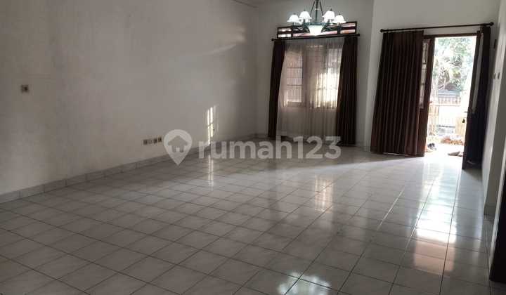 Rumah Terawat Nyaman Lokasi di Pondok Hijau 2