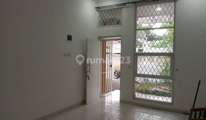 Rumah Minimalis Cantik di Puri Cisaranten 1