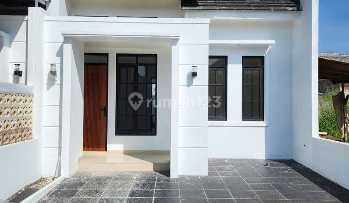 Rumah Cantik Minimalis di Villa Cemara Asri  1