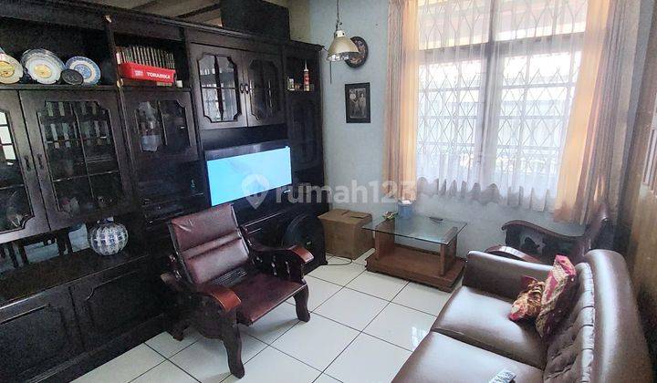 Rumah Hoek Semi Furnished Siap Huni di Komplek Muara Sari 1