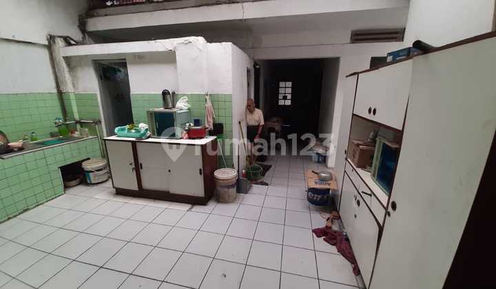 House for Business and Residence Mainroad Riau Wing 2