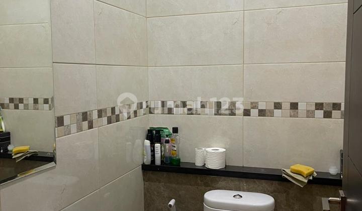 Rumah Nyaman Modern Lokasi di Singgasana Pradana 2