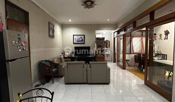 Rumah Modern Nyaman di Singgasana Pradana 1