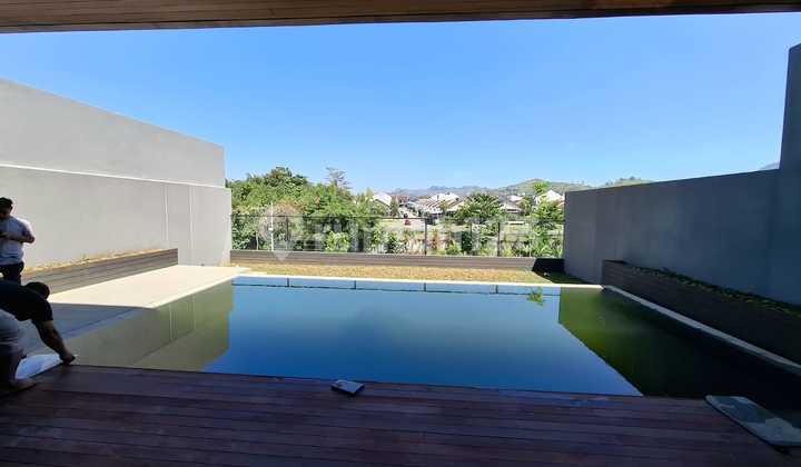 Jual Rumah Sultan Lokasi Strategis Di Kota Baru Parahyangan