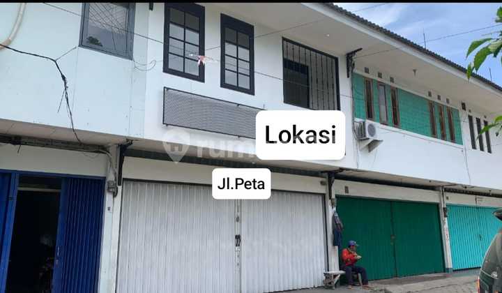 3-story comfortable fully furnished shop house on Jalan Peta 2