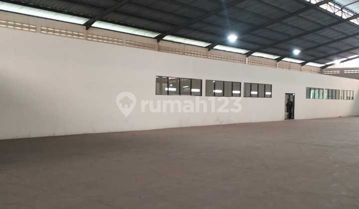 Warehouse, in Soekarno Hatta, Container Access, Spacious Parking.