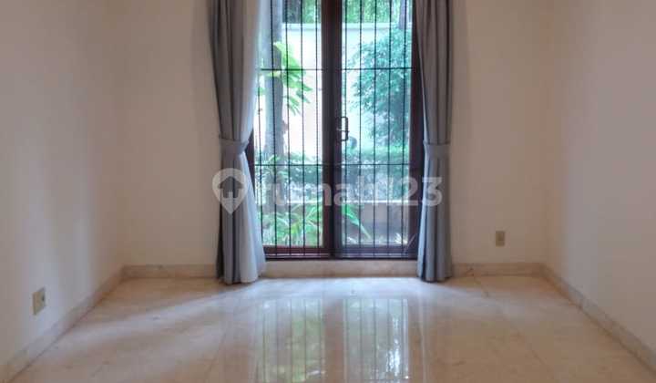 Di Sewa Rumah Strategis Kemang 2