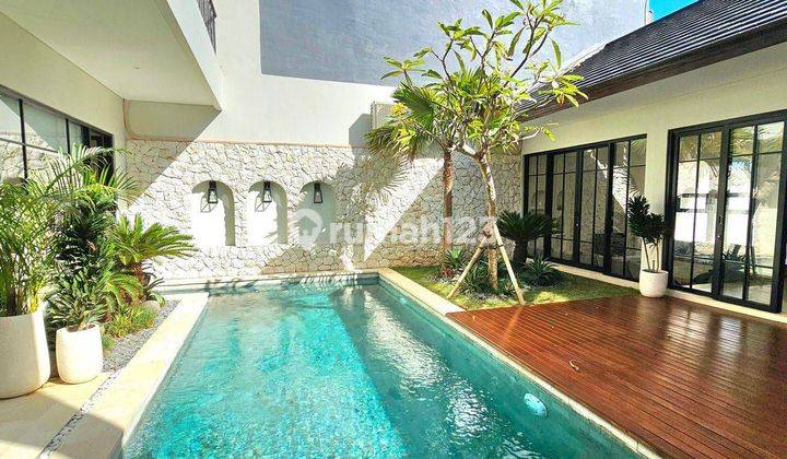 Villa Luxury Tropical Sertifikat Hak Milik Jimbaran 2 Lantai 1