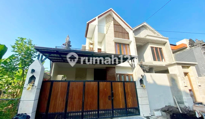 Rumah Baru 2 Lantai Semi Villa Selangkah ke Lapangan Renon