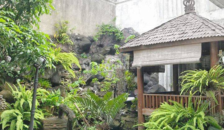 Rumah Di Kebayoran Lama, Lt. 557 M2, Shm, Full Furnished, Jakarta Selatan 2