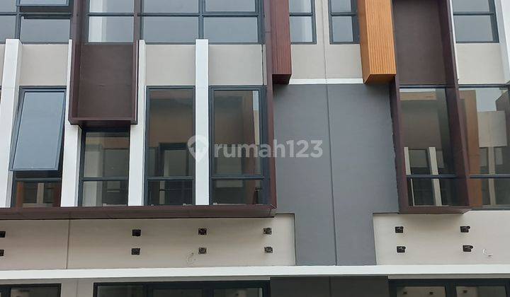 Ruko Campton Bsd, 3 Lantai, Luas Bangunan 108 M2, Tangerang Selatan 1