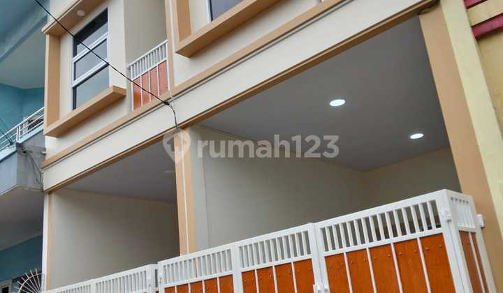 Rumah Baru Murah di Poris Indah 2 Lantai 2 Kamar SHM Bebas Banjir